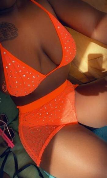 Molly, 25  female escort, Sioux Falls